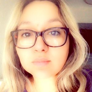 Meet your Posher, Nadia